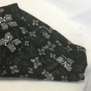 FINAL SALE PRICE Lularoe Tall and Curvy Leggings